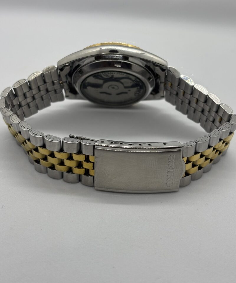 Seiko_5_SNXJ90_American_Seiko_American_Psycho_datejust_watch._Automatic_watch_7s26_jubilee_bracelet_fluted_bezel_silver_dial_14_CASEBACK