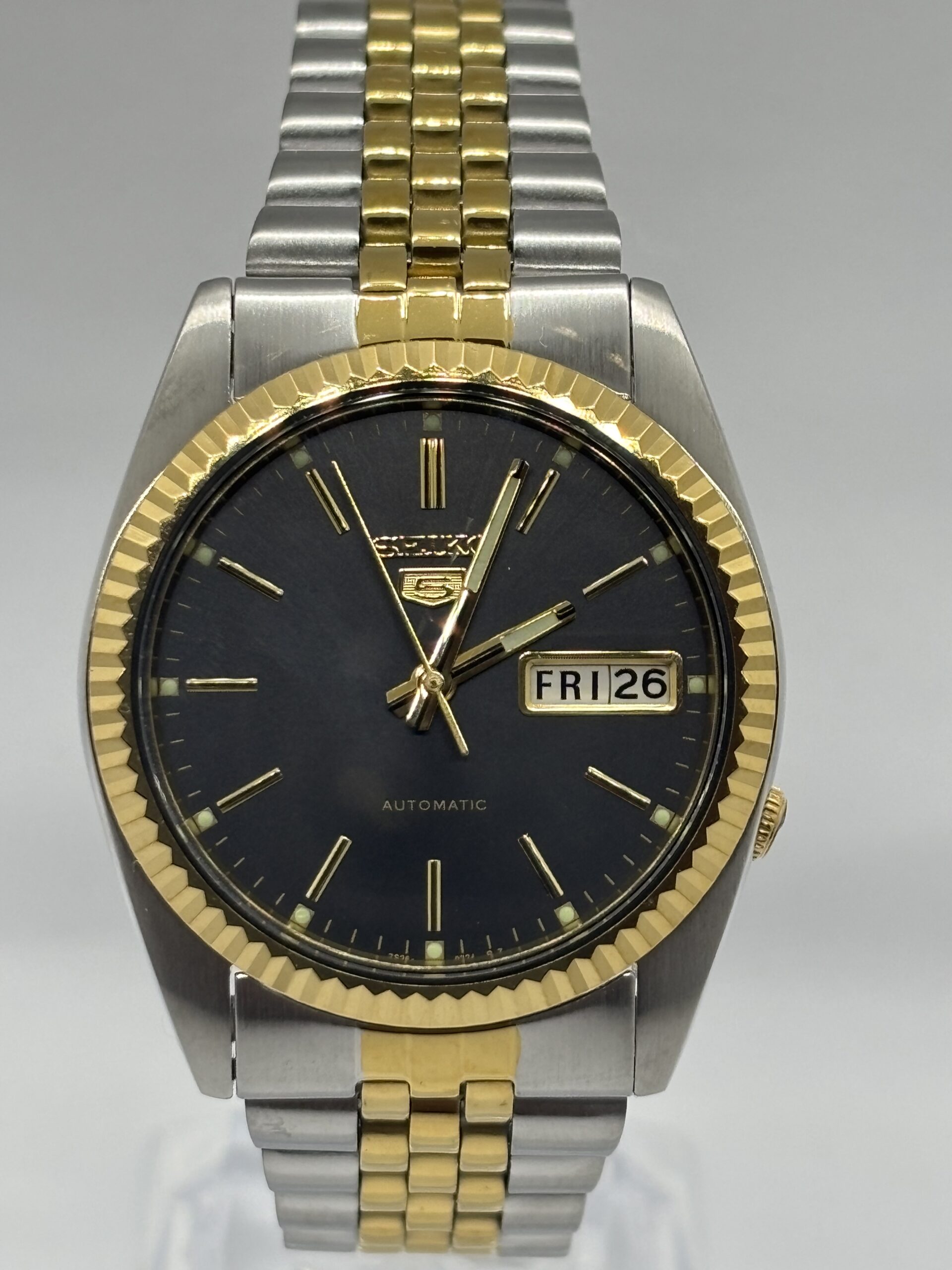 Seiko_5_SNXJ90_SNXJ92_American_Seiko_American_Psycho_datejust_watch._Automatic_watch_7s26_jubilee_bracelet_fluted_bezel_black_dial_3