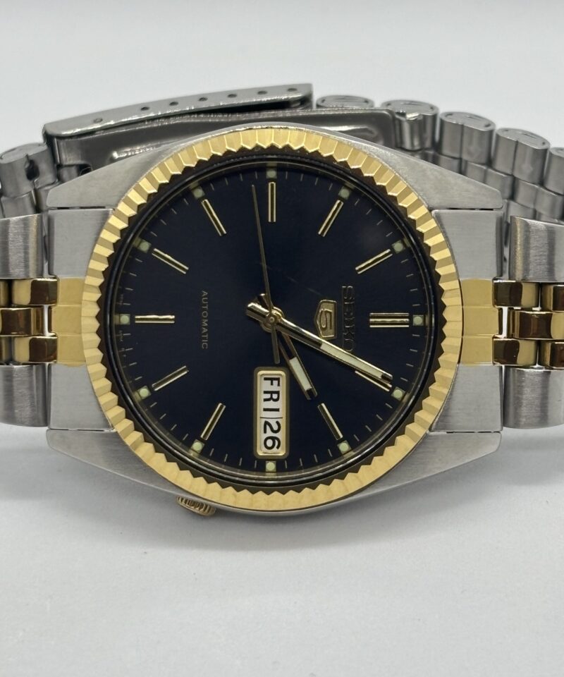 SNXJ90 black dial